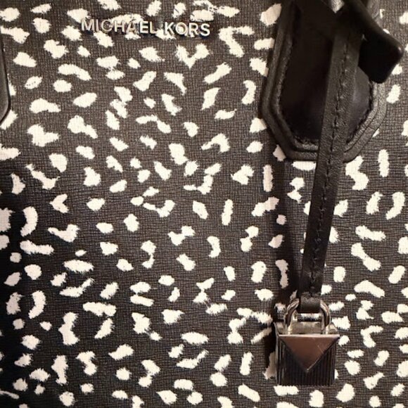Stunning~ Michael Kors~ Black & White Leopard Print Mercer Handbag/Tote (BIN1) - Picture 3 of 10